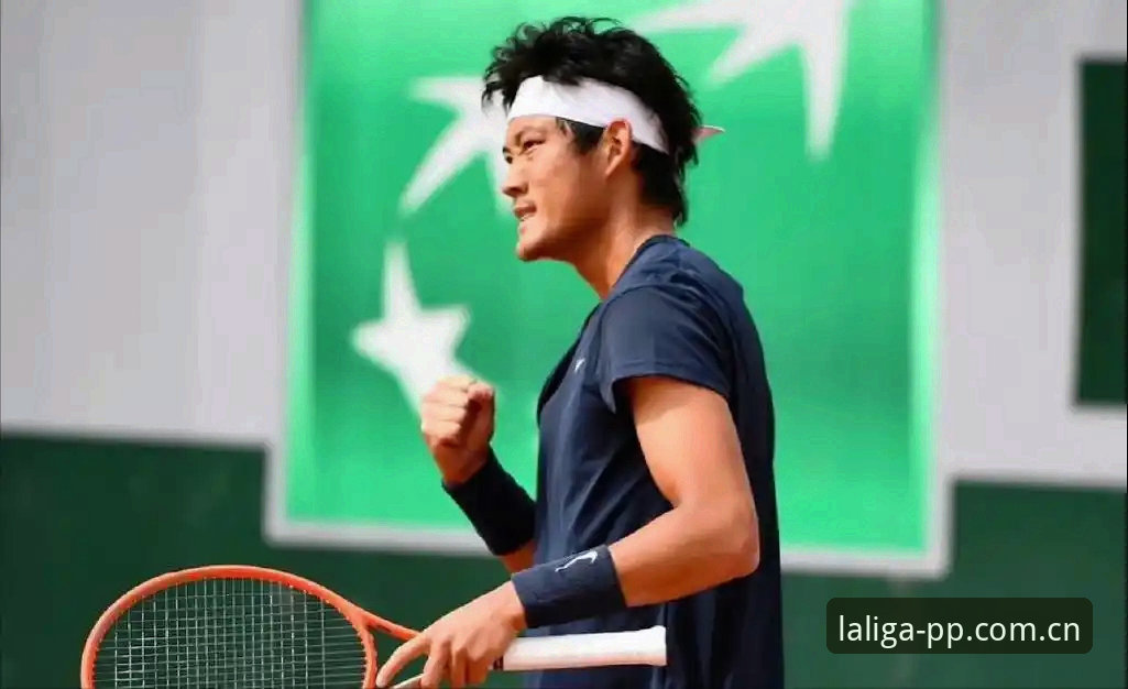6尺8寸巨人轰12记Ace逆转晋级，ATP伊斯特本站冷门制造者是他，迪亚洛最新动态